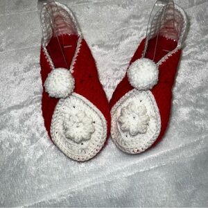 Vintage 80s Handmade Crochet Red White Flower Pompom House Slippers Sz OS‎ EVC